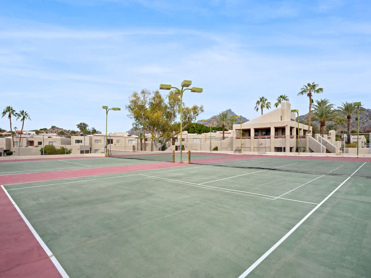 Communal Area: Multi-Court Tennis