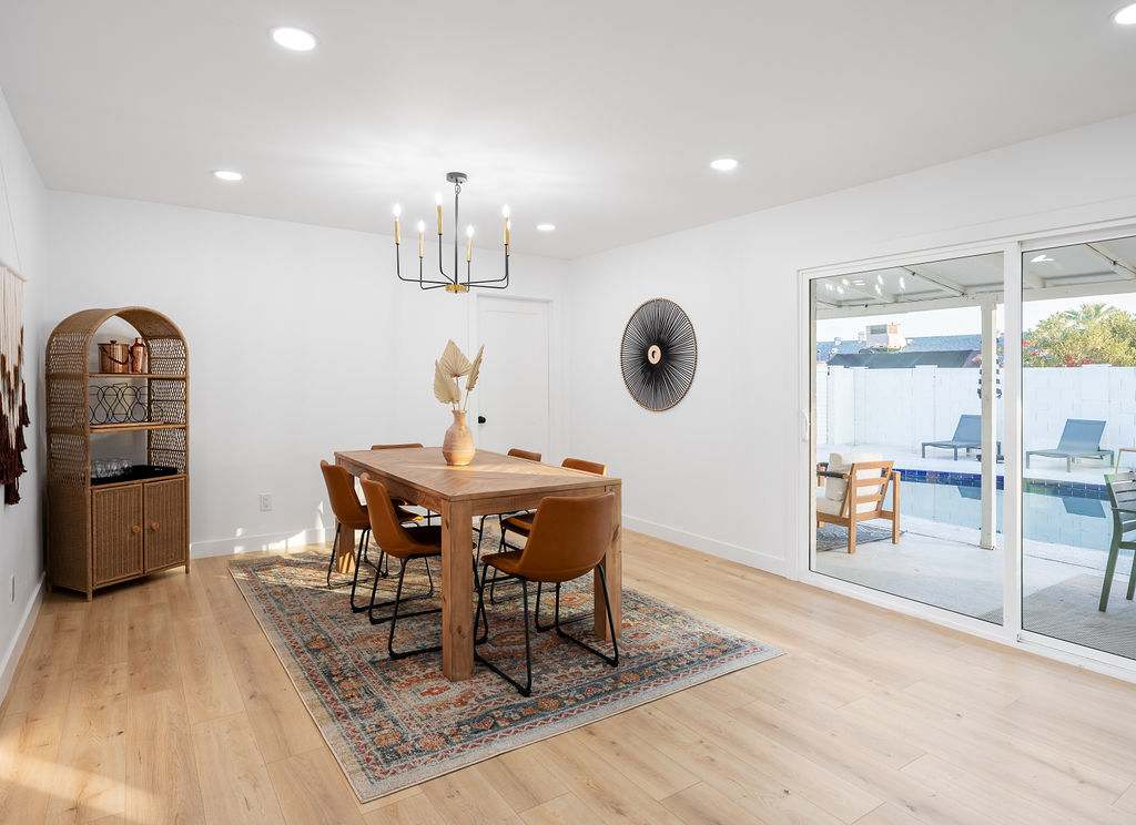 Dining Room Table Seating for 6.