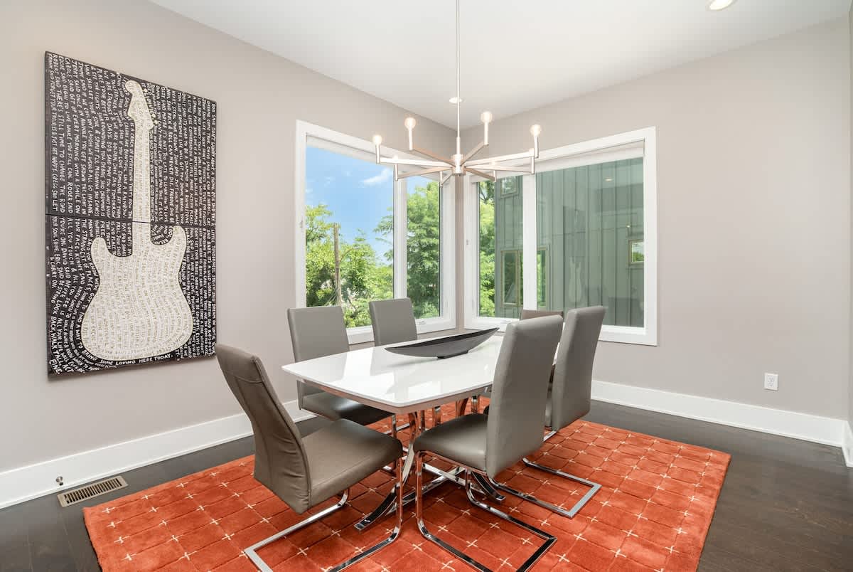 2nd Floor: Dining Area with seating for 6 guests.