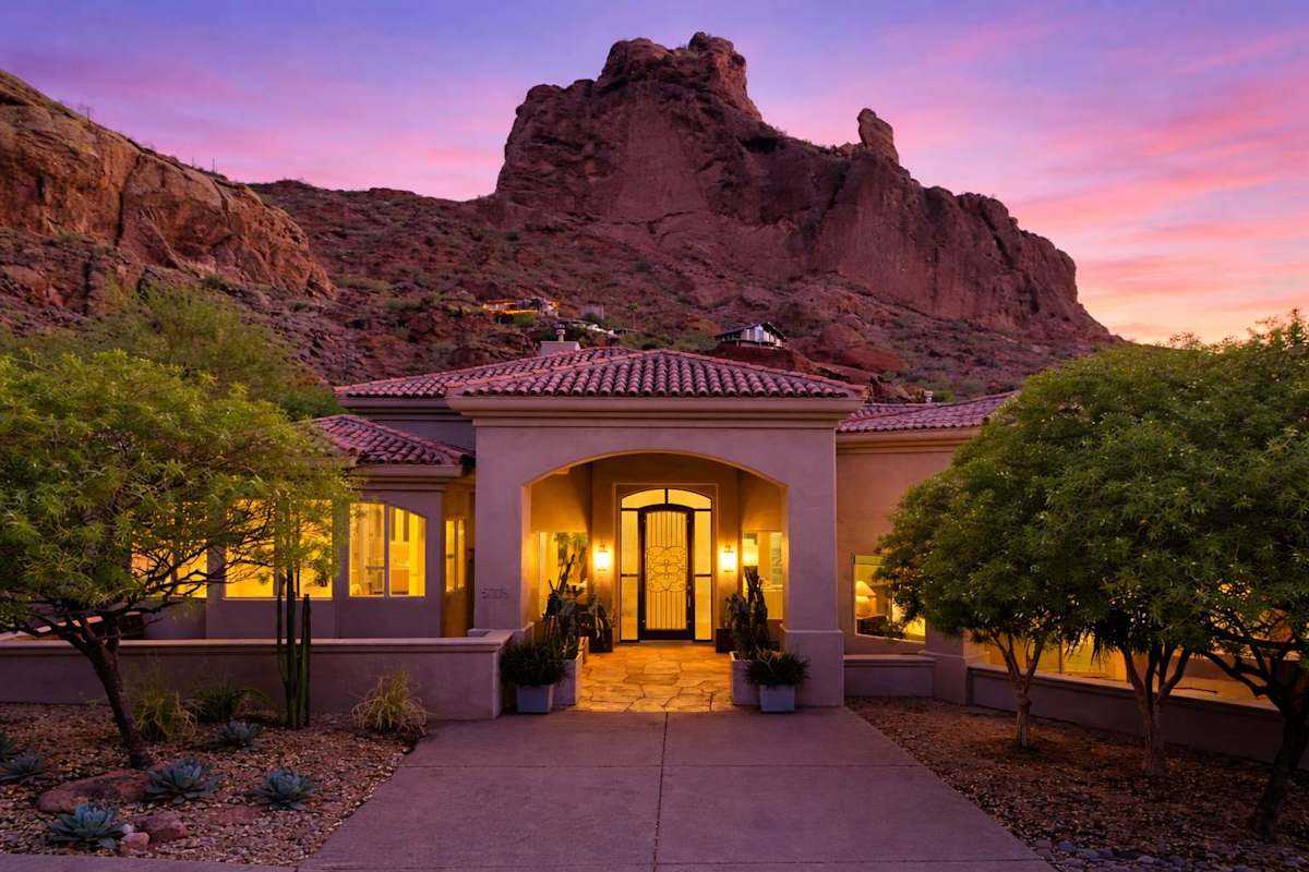 Experience unparalleled luxury at Red Rock, a stunning Paradise Valley estate designed for both relaxation and entertainment.
