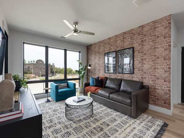Chords-Odyssey-Pool & Gym- Great Walking Location