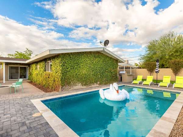 Sunhaven - Pool Heat Available - Walk to Old Town