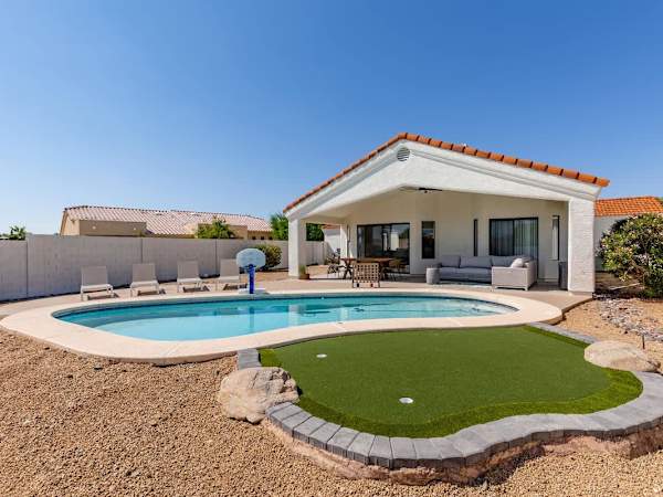 Western Hills-Pool Heat Avail- Putting Green-Games