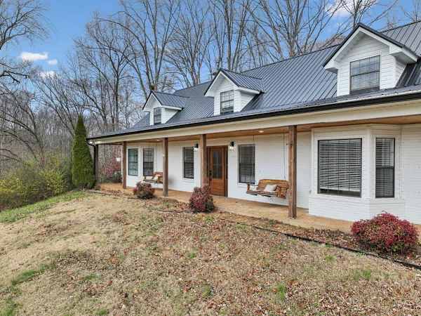 Fox Haven Retreat-Modern Cabin- Acres of priv land