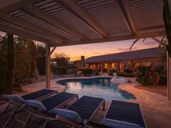 Twin Palms - Pool Heat Available- 31+ day stays!