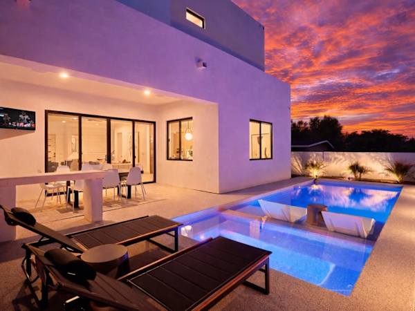 Sunrift-Pool & Spa-Game Room-Walk to Old Town!