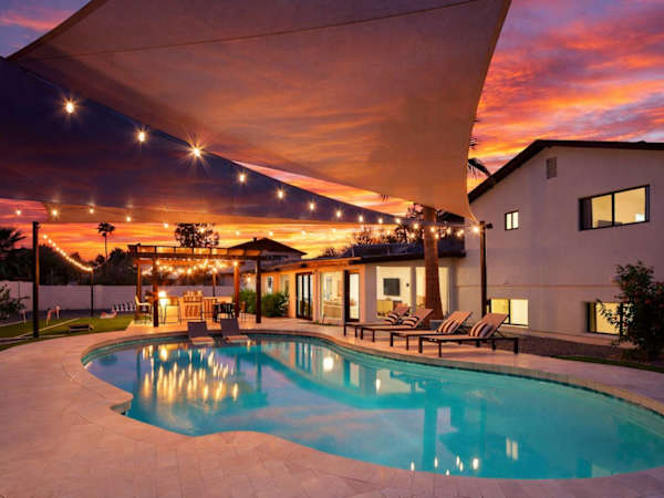 Sunburst Estate - Pool - Hot Tub - Tons of Games!